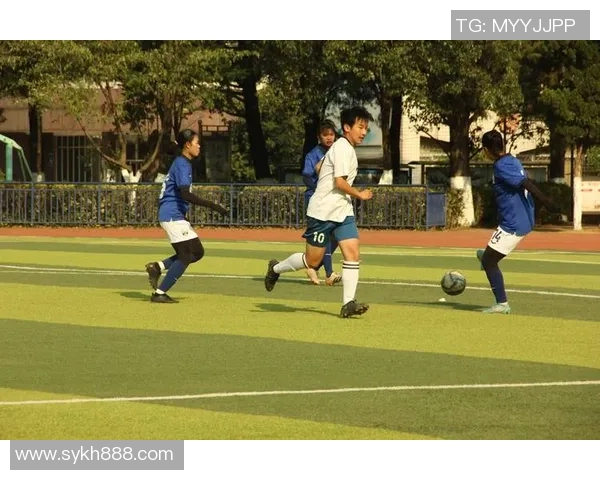 东安县启德校园班级足球联赛热情开赛